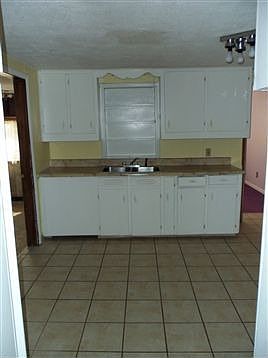 4th image of 1453 S Packard Ave