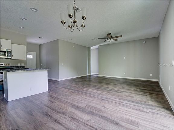 5th image of 924 Alecon Dr