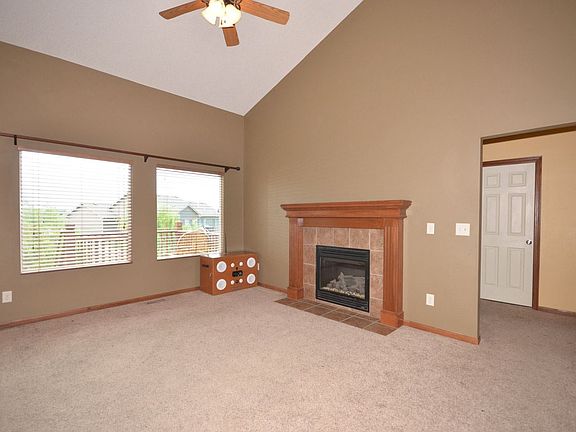 3rd image of 2614 N Woodridge St