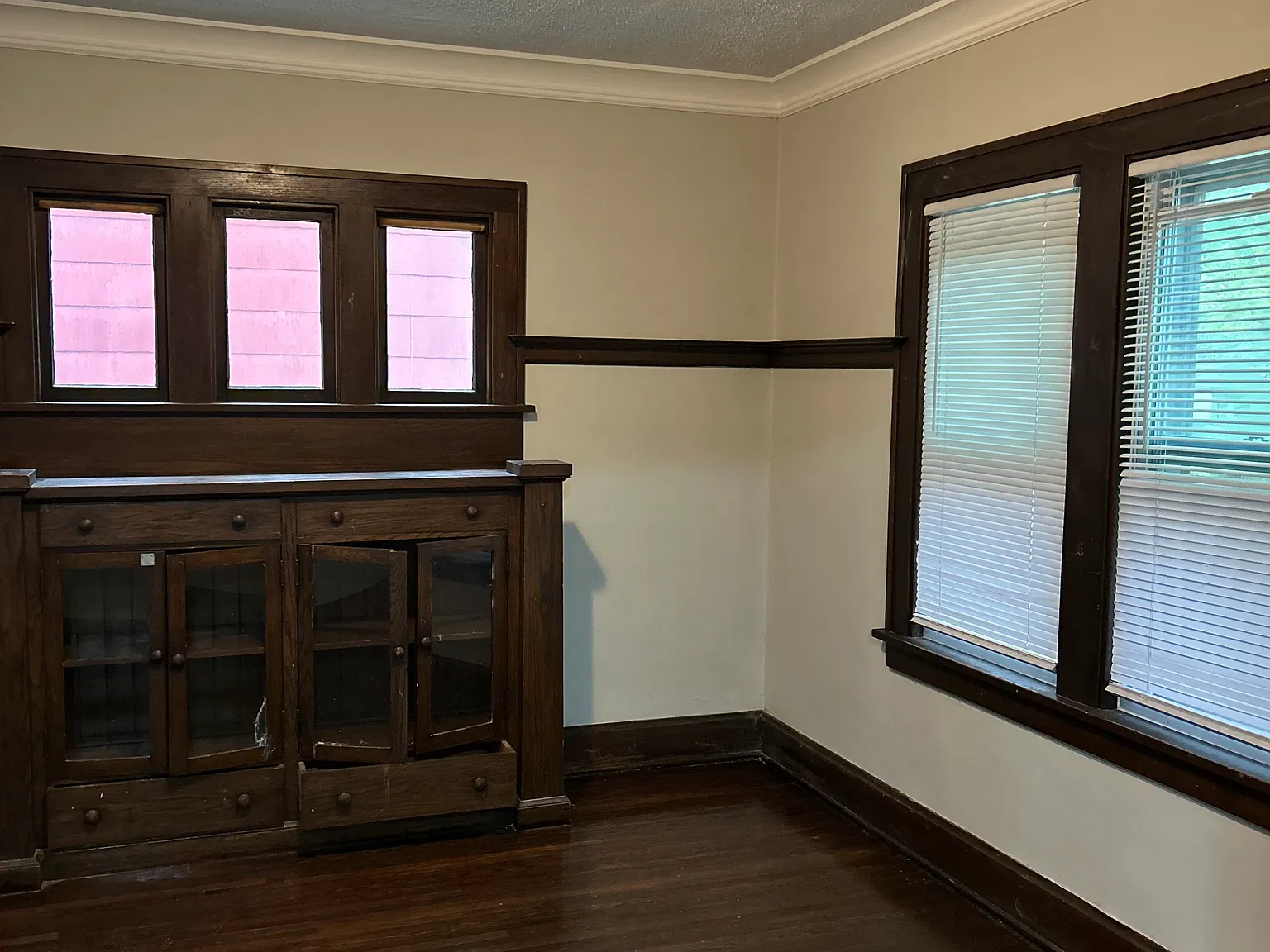 3 bed, 1001 sqft, $1,900 — Photo 4