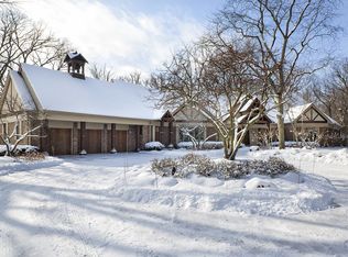 15 Old Hunt Rd, Northfield, IL 60093