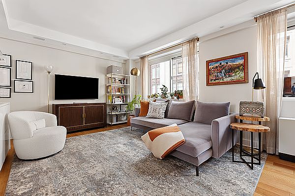 1st image of 200 W 24th St APT 5B