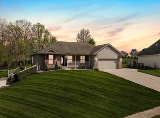 706 Taylor Ln, Albion, IN 46701