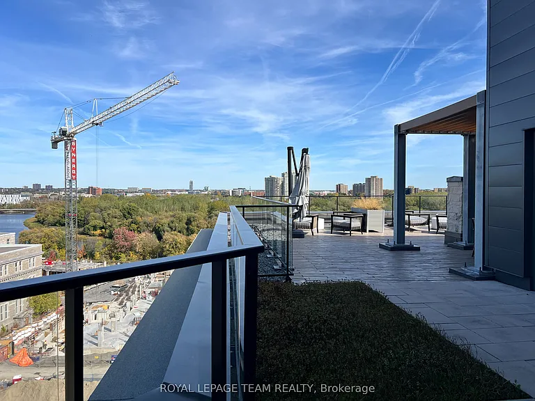 360 Deschatelets Ave #303 — Photo 18