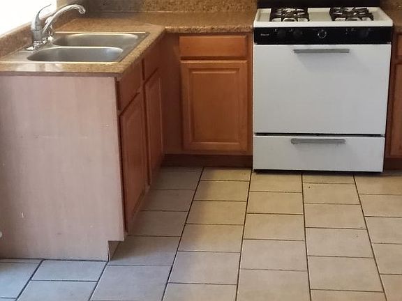4th image of 615 W Acadia Dr