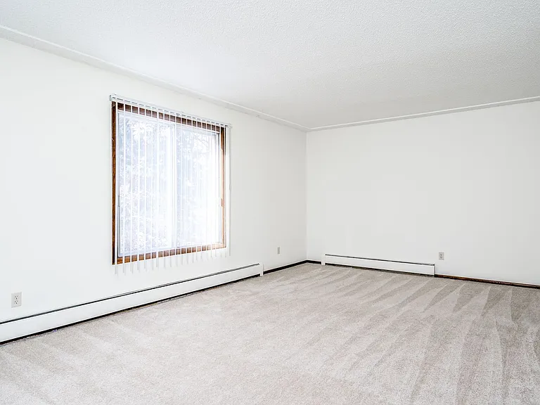 Nicollet Woods Apartments — Photo 9