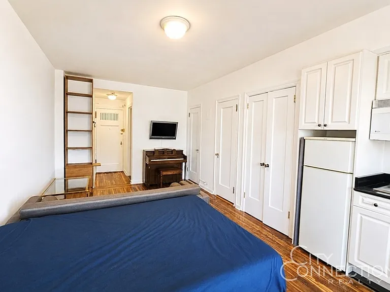45 Tudor City Pl #2120 — Photo 8