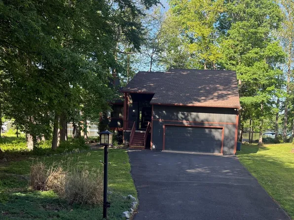 1917 Lakeview Pkwy, Locust Grove, VA 22508