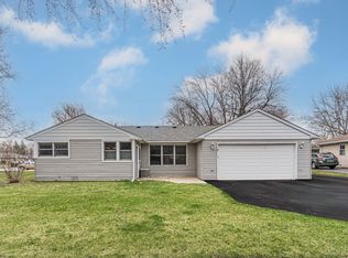 2901 Swallow Ln, Rolling Meadows, IL 60008