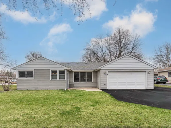 2901 Swallow Ln, Rolling Meadows, IL 60008