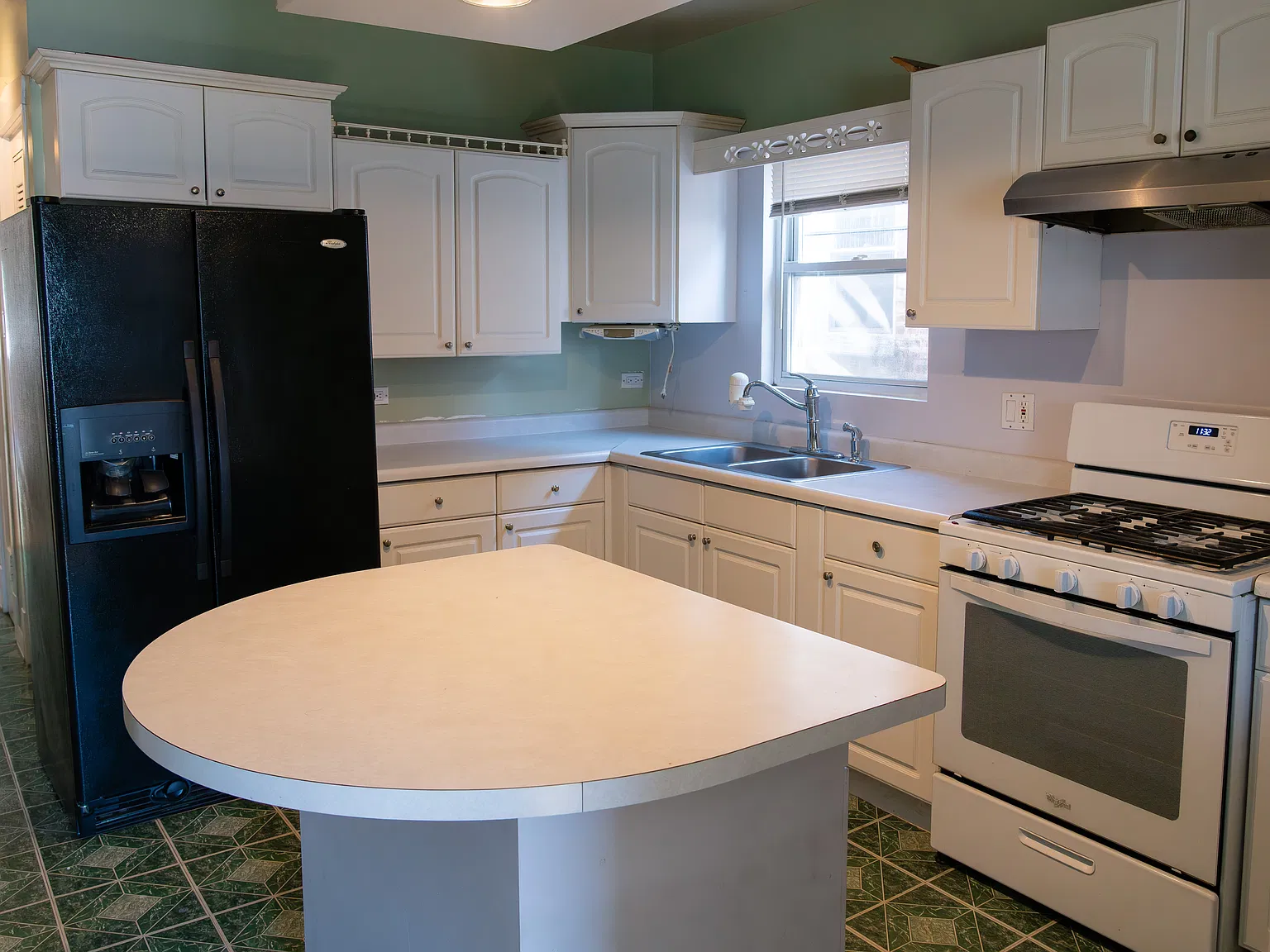 2 bed, 850 sqft, $2,000 — Photo 4