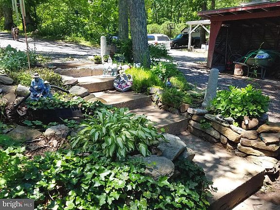 3rd image of 430 Mountain Falls Blvd