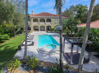 10000 W Suburban Dr, Pinecrest, FL 33156