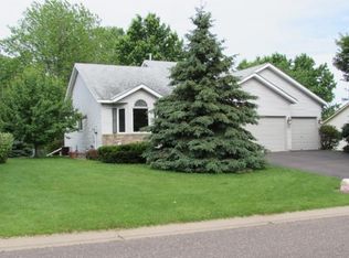 4350 Hamlet Ave N, Oakdale, MN 55128