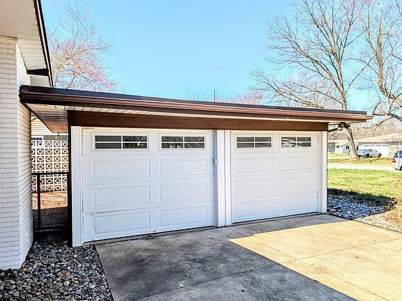 2nd image of 3246 E Berkeley Street