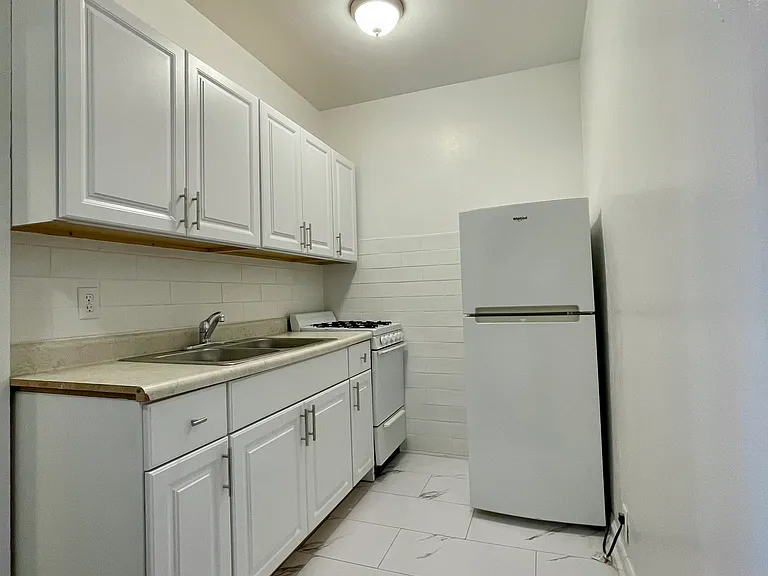 4350 N Ashland Ave — Photo 12