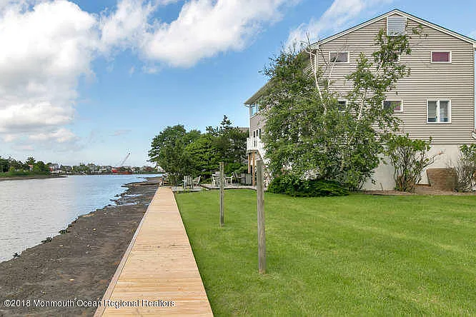 127 Trenton Ave — Photo 27