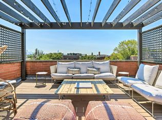 1137 W Addison St #3, Chicago, IL 60613