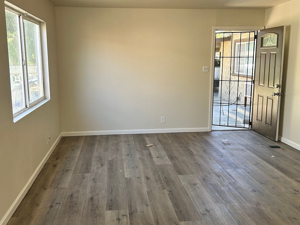 1st image of 119 N Santa Rita St #121