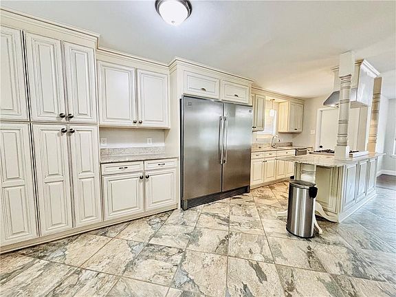 4th image of 2610 Ramsey Dr
