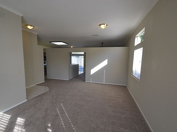 3rd image of 8360 Vintage Park Dr