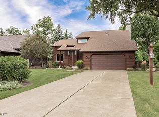 34889 Aspenwood Ln, Willoughby, OH 44094