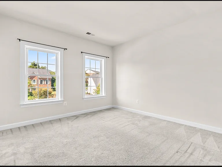 208 Bottsford Ave — Photo 26