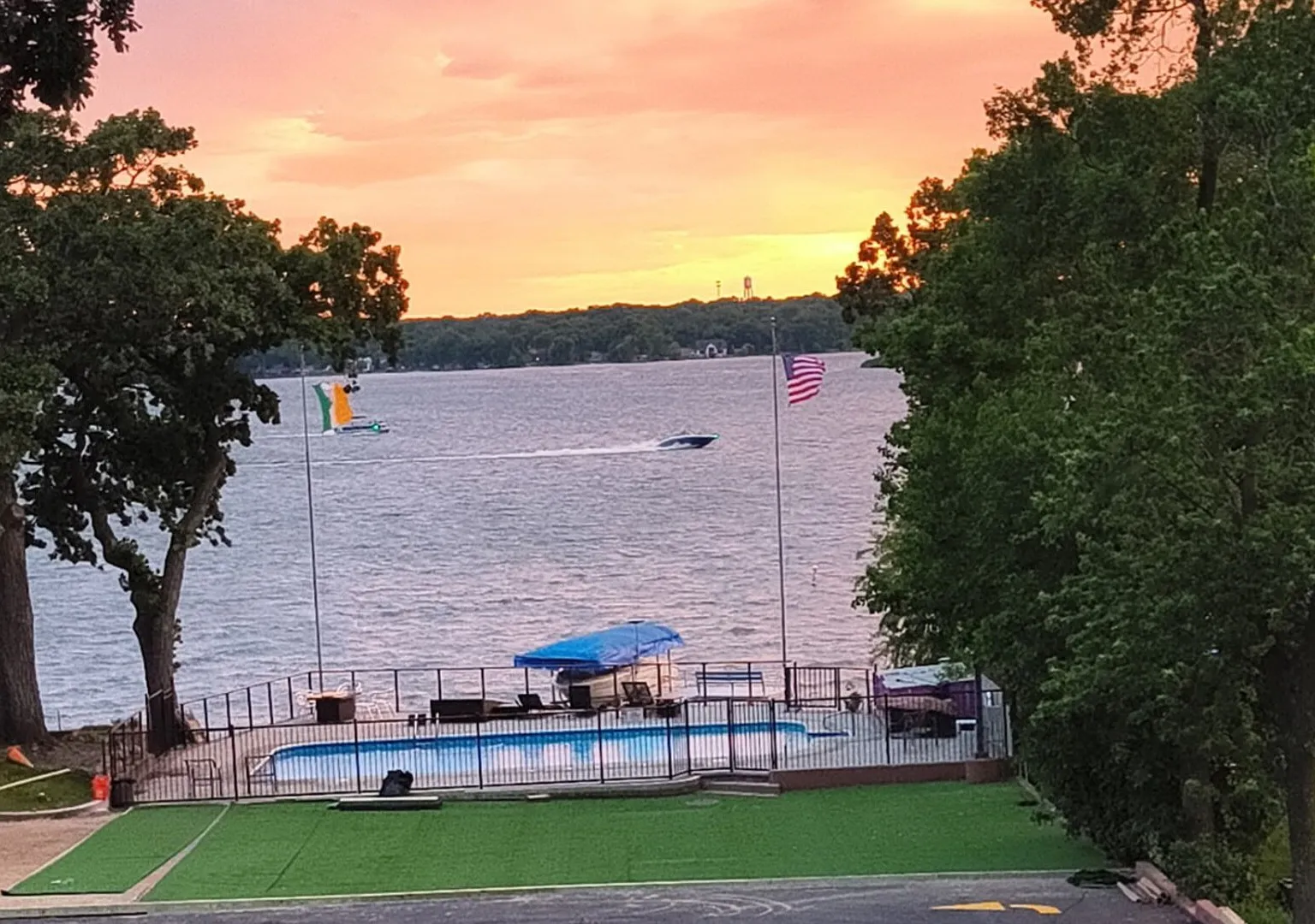 The Grand View on Pistakee Lake | Pool, Pier & Stunning Panoramic Lake — Photo 1
