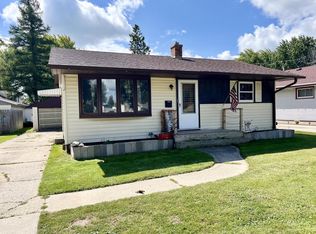 3715 Custer St, Manitowoc, WI 54220