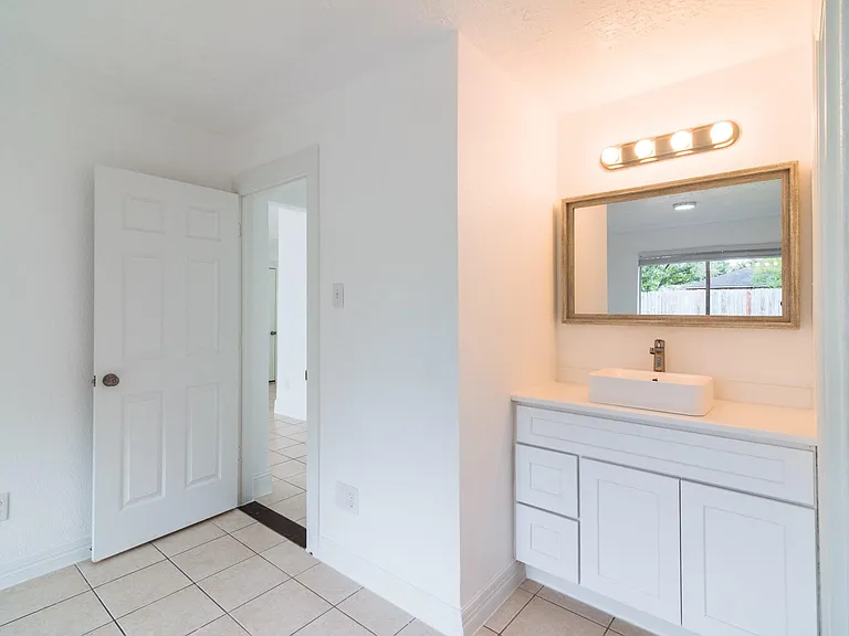 8602 Rockmont Ct — Photo 16