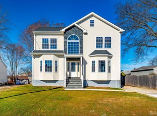47 Ovington Ave, Edison, NJ 08817