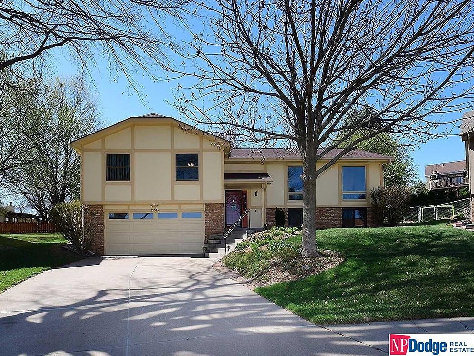 1st image of 15025 Hawthorne Cir