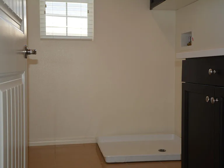 6924 Orinoco Dr — Photo 8