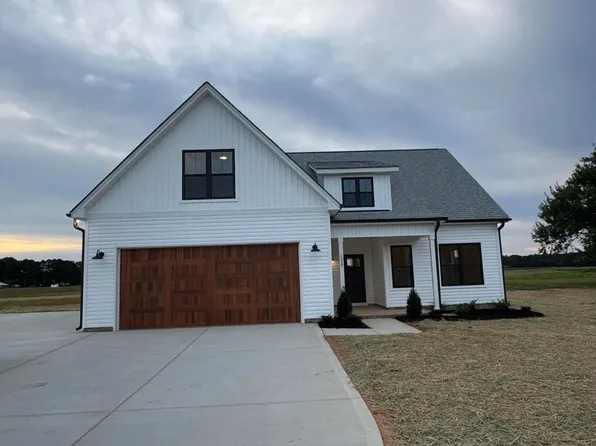 1327 Parkertown Rd, Four Oaks, NC 27524