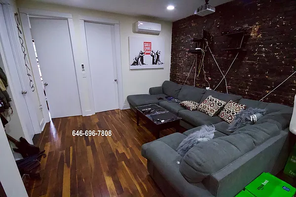 Rented by Meller Maayan S | media 2