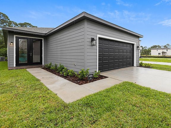 Attached 2 Car Garage