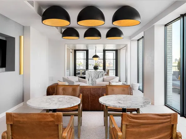 445 Grand Avenue image 16 of 38