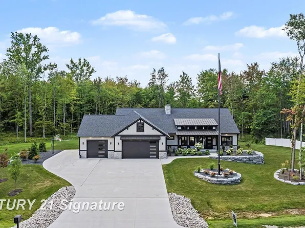3568 E Douglas Dr, Midland, MI 48642