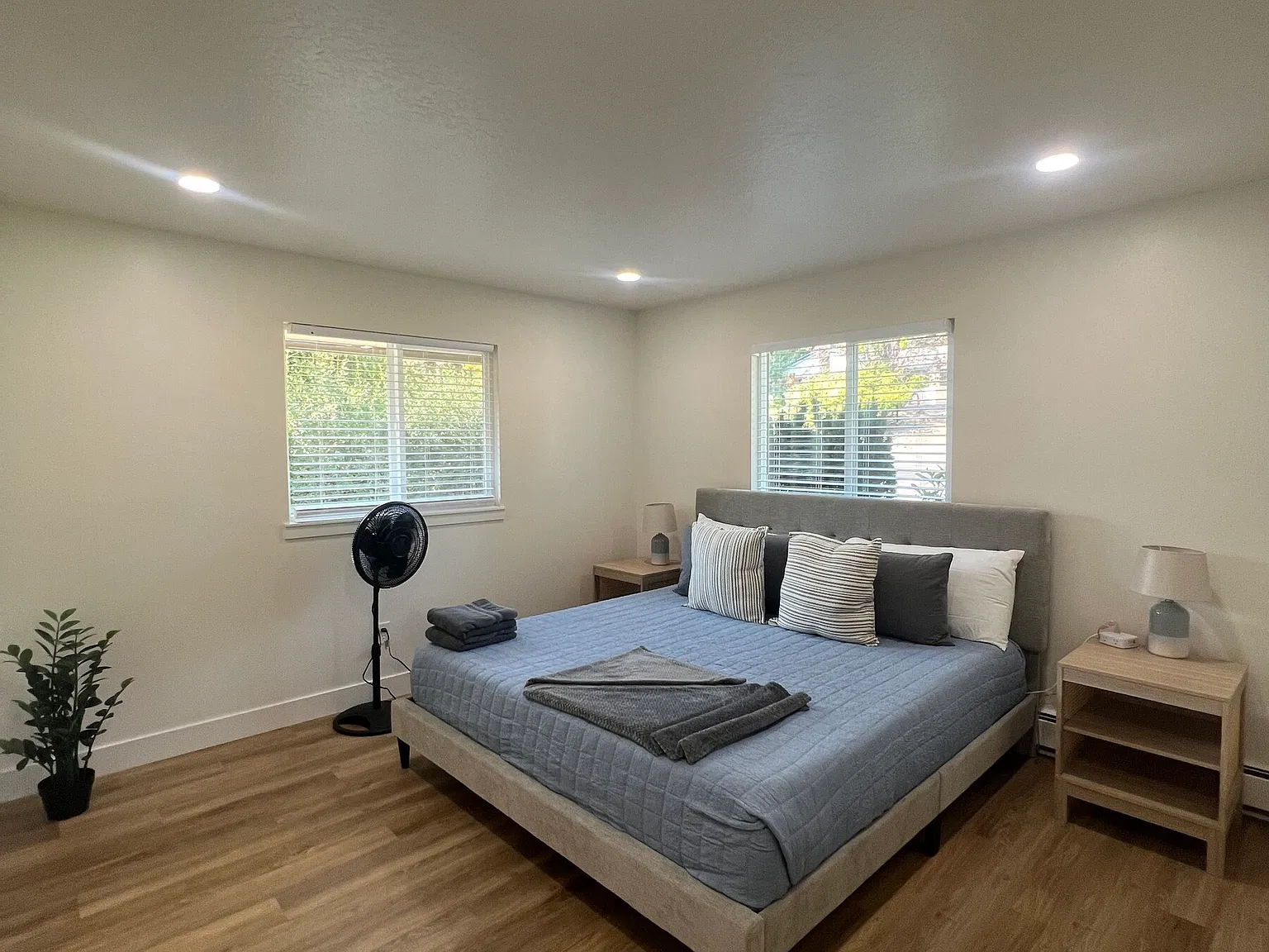 3 bed, 1728 sqft, $3,050 — Photo 3