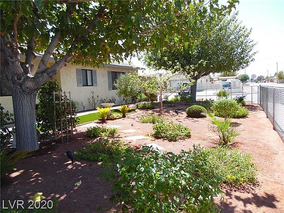 4th image of 1910 Marion St