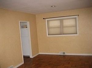 2nd image of 104 Ridgeland Rd