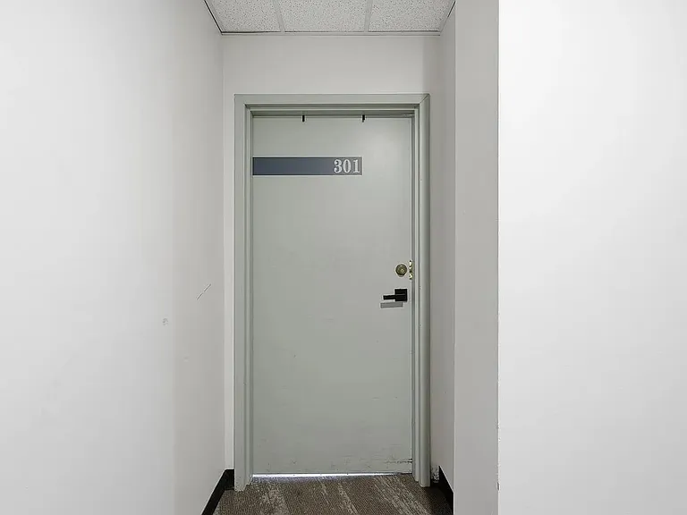 444 N Front St #301 — Photo 1