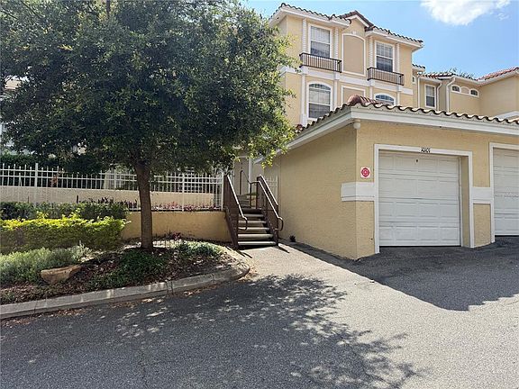 3rd image of 692 Seabrook Ct Unit 102