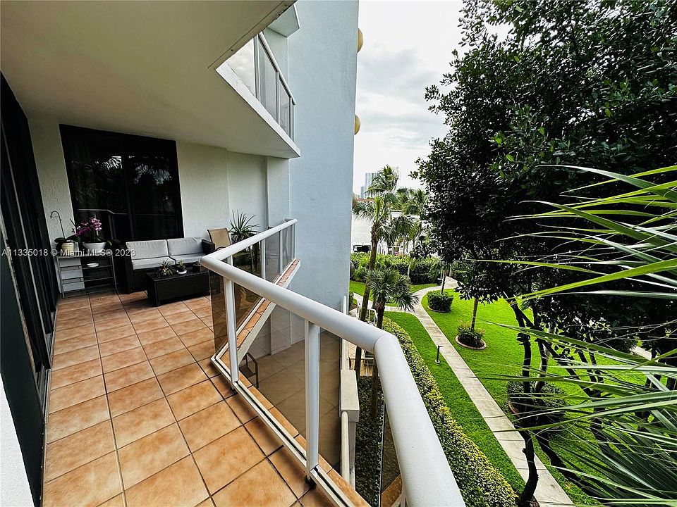 1st image of 3610 Yacht Club Dr APT 310