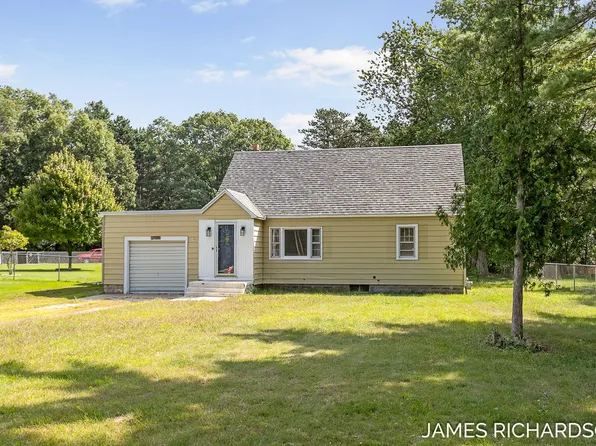 3524 S Sheridan Dr, Muskegon, MI 49444