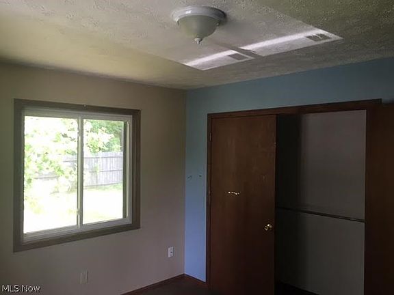 4th image of 287 W Ingleside Dr