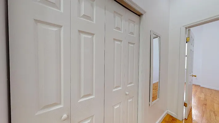 Rented by Bond New York | media 33