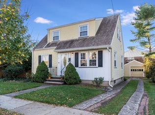 8 Eaton Pl, Bloomfield, NJ 07003