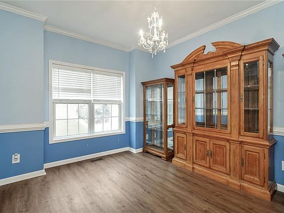 4th image of 2111 Township Dr