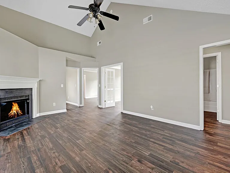 2712 Riverbend Dr — Photo 5